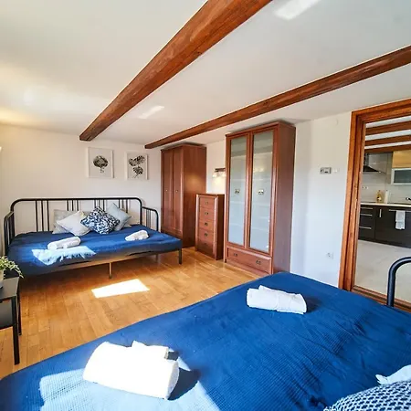 Nadtetos Haz Sajat Kilatoval Holiday home Gyenesdias